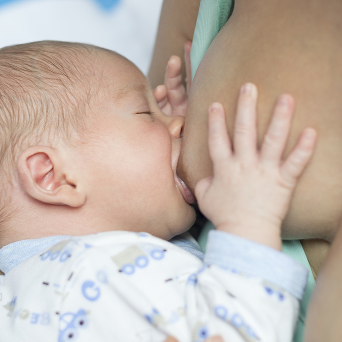 Montata lattea: quando arriva, sintomi e consigli per gestirla